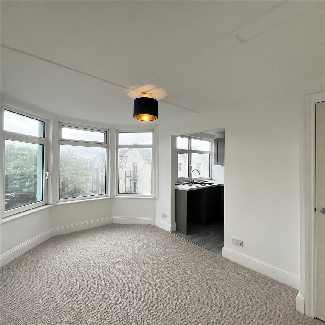 Ivanhoe Apartments Edgcumbe Avenue photo - 3